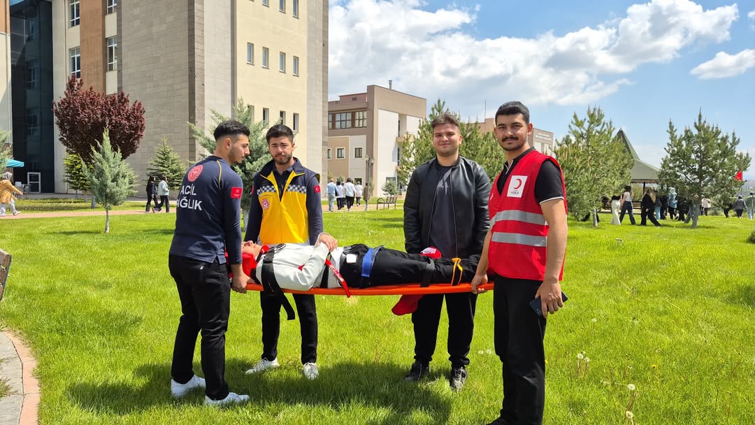 Üniversitemizde Deprem ve Yangın Tahliye Tatbikatı